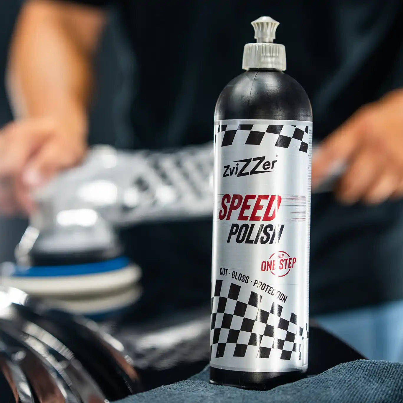 Zvizzer Speed Polish being applied to car paintwork